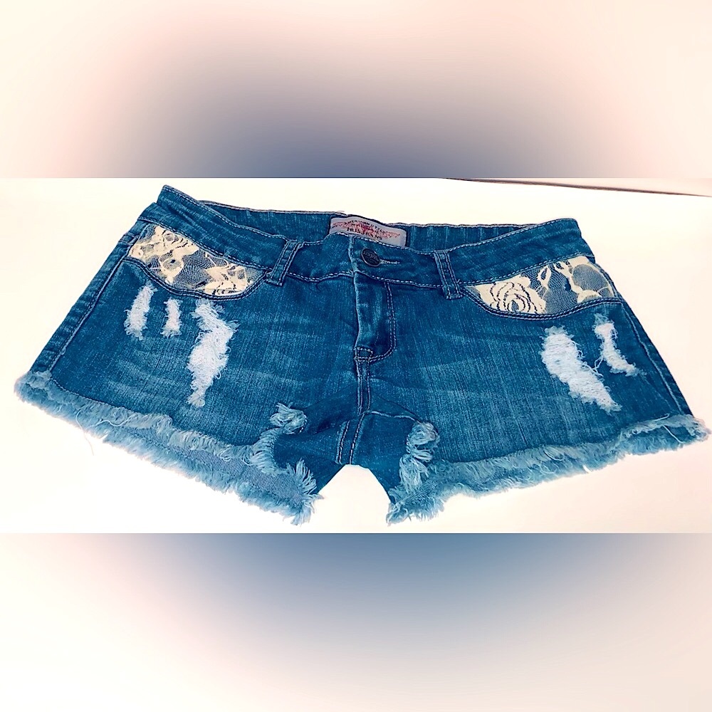American Iris Denim Booty Shorts Blue Jean Women’s Size M distressed Vacation